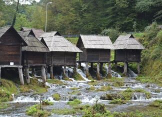 The Harbour of Kaisarius and Its Origins